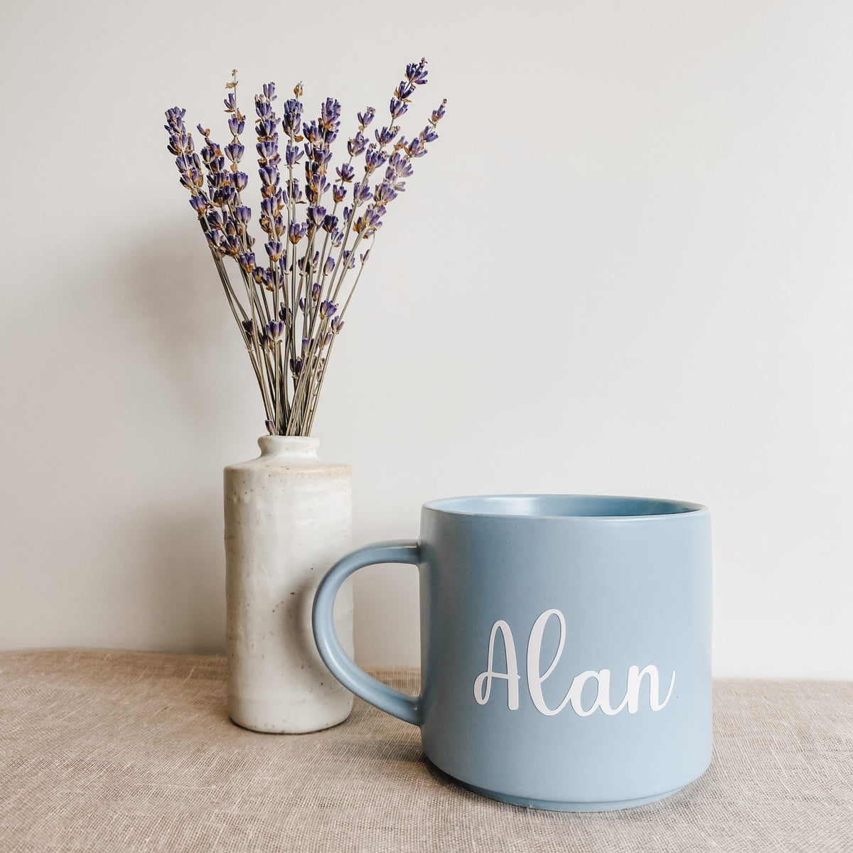A Dolce Surprise. Personalized large volume mug in blue.