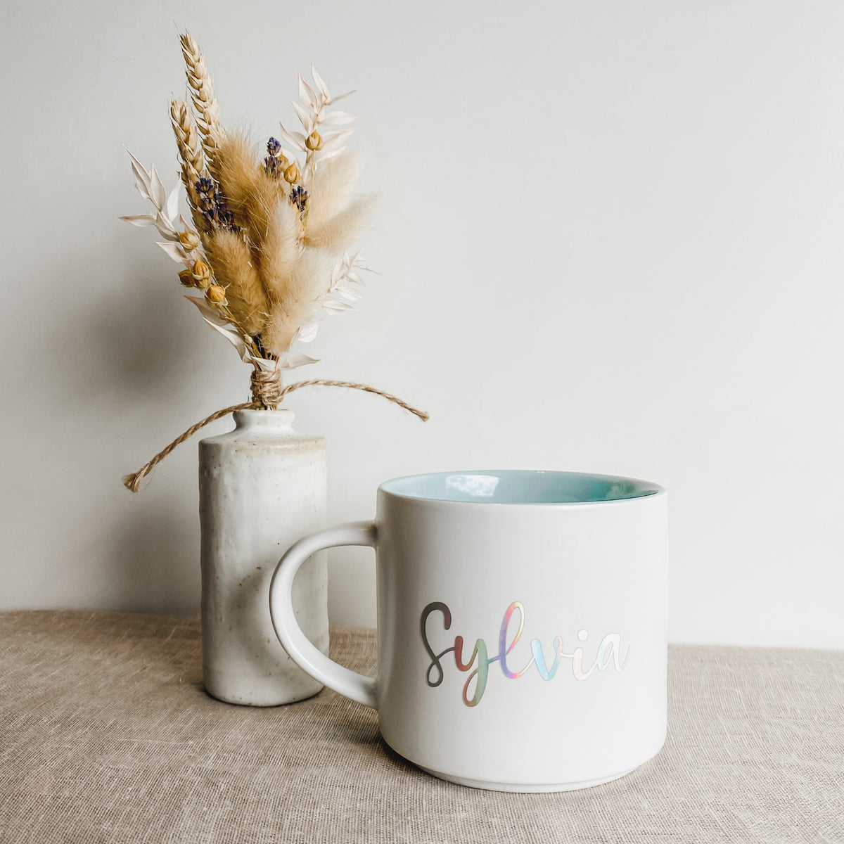 A Dolce Surprise. Personalized large volume mug in white.